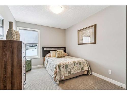 3441 Kerry Park Road Sw, Calgary, AB - Indoor Photo Showing Bedroom