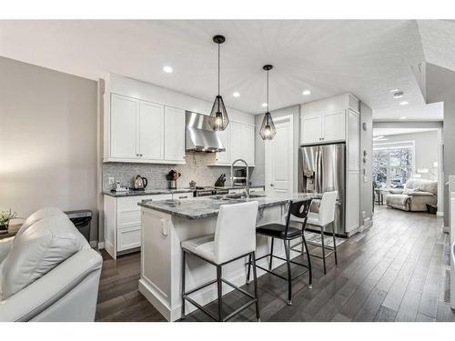 3441 Kerry Park Road Sw, Calgary, AB - Indoor Photo Showing Kitchen With Upgraded Kitchen