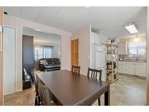 102 Brentwood Drive, Strathmore, AB - Indoor Photo Showing Dining Room