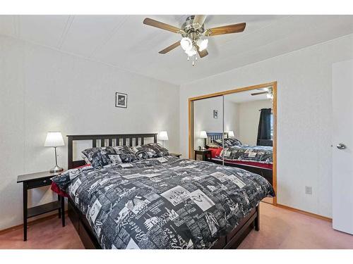 102 Brentwood Drive, Strathmore, AB - Indoor Photo Showing Bedroom