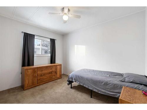 102 Brentwood Drive, Strathmore, AB - Indoor Photo Showing Bedroom