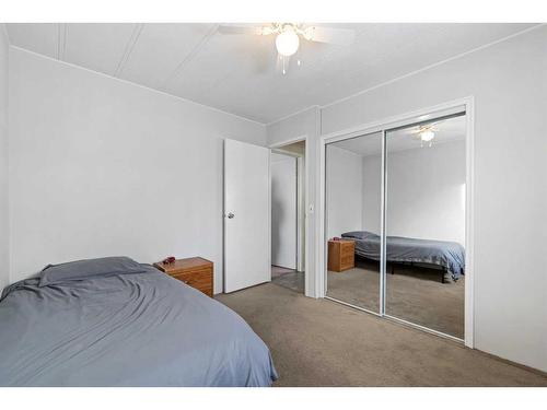 102 Brentwood Drive, Strathmore, AB - Indoor Photo Showing Bedroom