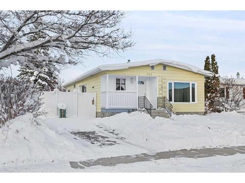 102 Brentwood Drive, Strathmore, AB - Outdoor