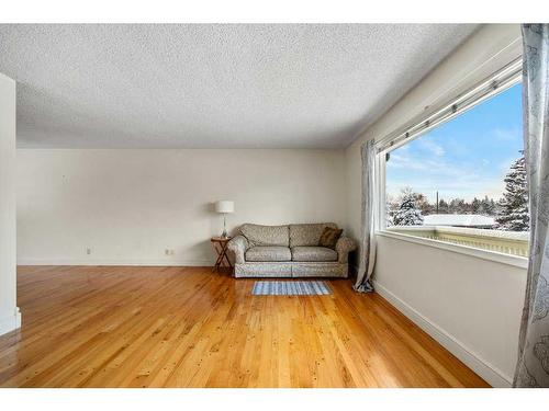 4028 Chatham Place Nw, Calgary, AB - Indoor