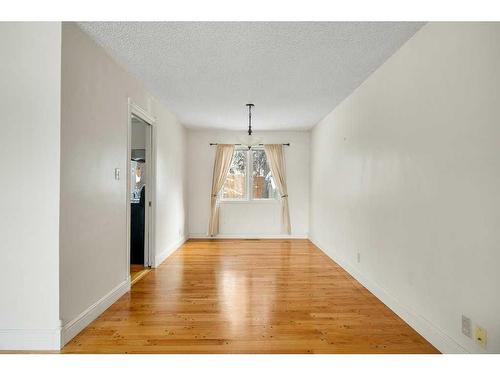 4028 Chatham Place Nw, Calgary, AB - Indoor