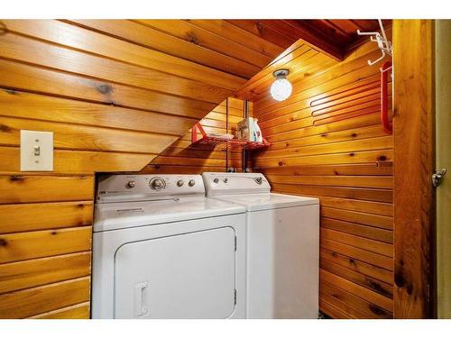 4028 Chatham Place Nw, Calgary, AB - Indoor Photo Showing Laundry Room