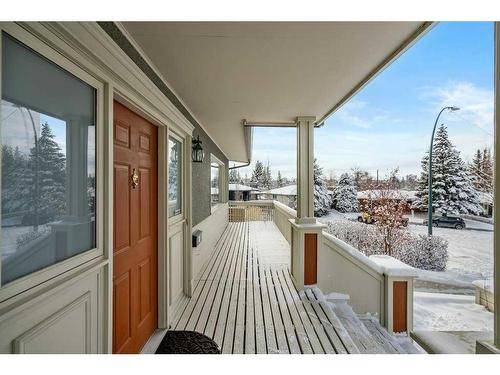 4028 Chatham Place Nw, Calgary, AB - Outdoor With Exterior