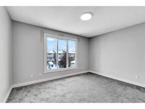 6652 Temple Drive Ne, Calgary, AB - Indoor Photo Showing Other Room