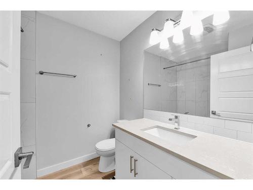 6652 Temple Drive Ne, Calgary, AB - Indoor Photo Showing Bathroom