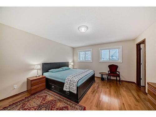 100 Arbour Ridge Circle Nw, Calgary, AB - Indoor Photo Showing Bedroom