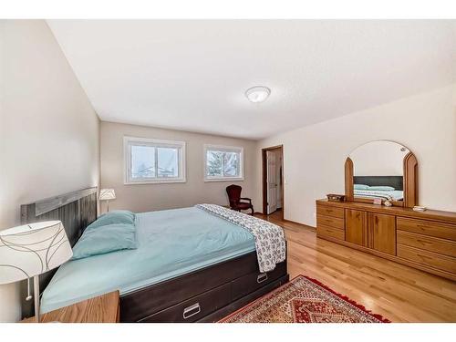 100 Arbour Ridge Circle Nw, Calgary, AB - Indoor Photo Showing Bedroom