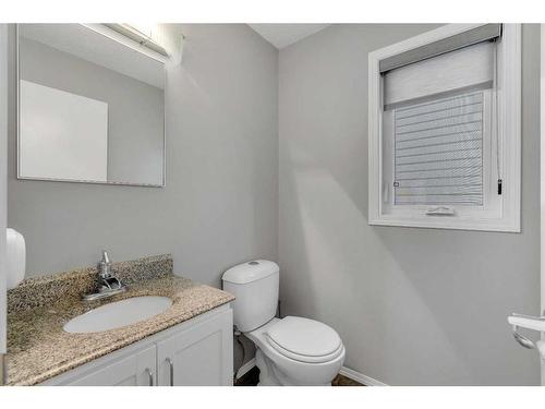 12 Riverwood Crescent Se, Calgary, AB - Indoor Photo Showing Bathroom