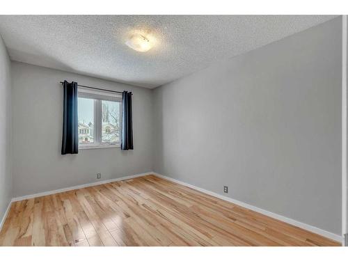 12 Riverwood Crescent Se, Calgary, AB - Indoor Photo Showing Other Room