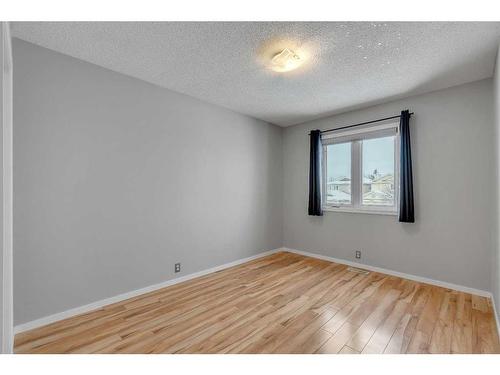 12 Riverwood Crescent Se, Calgary, AB - Indoor Photo Showing Other Room