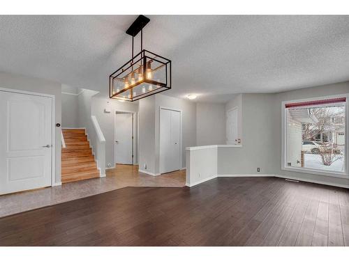 12 Riverwood Crescent Se, Calgary, AB - Indoor Photo Showing Other Room