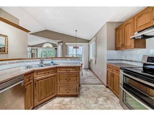 267 Valley Brook Circle Nw, Calgary, AB - Indoor Photo Showing Kitchen With Double Sink