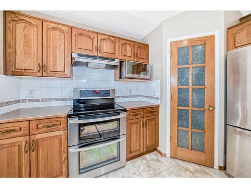 267 Valley Brook Circle Nw, Calgary, AB - Indoor Photo Showing Kitchen