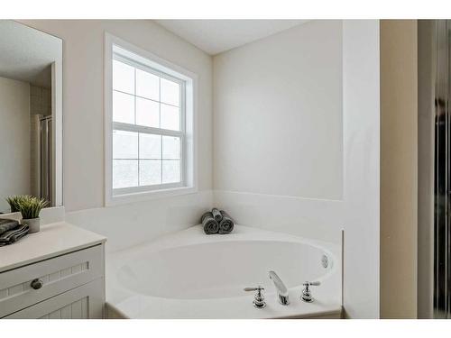 137 West Creek Glen, Chestermere, AB - Indoor Photo Showing Bathroom