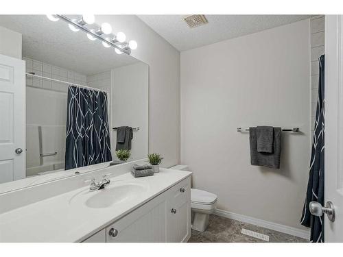 137 West Creek Glen, Chestermere, AB - Indoor Photo Showing Bathroom