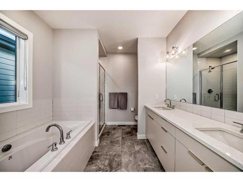 44 Treeline Manor Sw, Calgary, AB - Indoor Photo Showing Bathroom