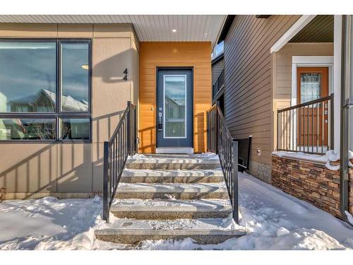 44 Treeline Manor Sw, Calgary, AB - Outdoor