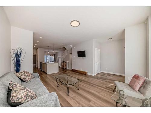 44 Treeline Manor Sw, Calgary, AB - Indoor Photo Showing Living Room