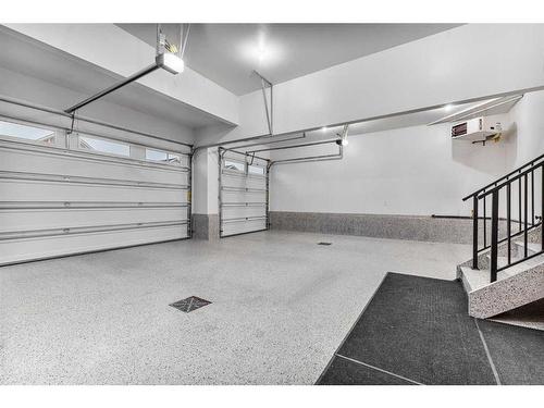 248 Sandpiper Crescent, Chestermere, AB - Indoor Photo Showing Garage