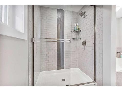 248 Sandpiper Crescent, Chestermere, AB - Indoor Photo Showing Bathroom