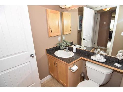 105-31 Everridge Square Sw, Calgary, AB - Indoor Photo Showing Bathroom