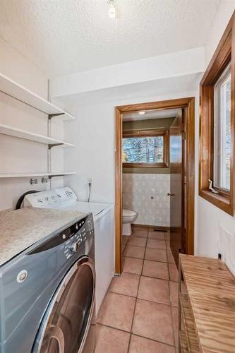 2632 Capitol Hill Crescent Nw, Calgary, AB - Indoor Photo Showing Laundry Room