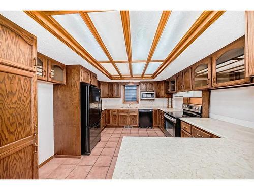 2632 Capitol Hill Crescent Nw, Calgary, AB - Indoor Photo Showing Kitchen