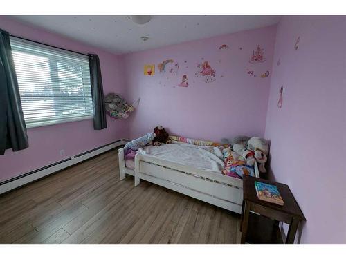 1102 Whitfield Avenue, Crossfield, AB - Indoor Photo Showing Bedroom