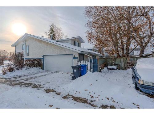 1102 Whitfield Avenue, Crossfield, AB - Outdoor