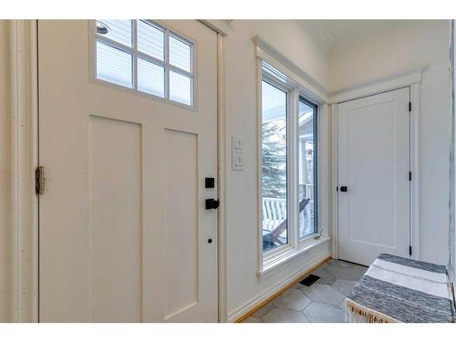 215 11A Street Nw, Calgary, AB - Indoor Photo Showing Other Room