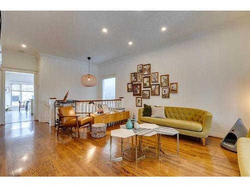 215 11A Street Nw, Calgary, AB - Indoor Photo Showing Living Room