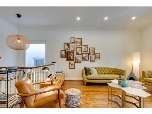 215 11A Street Nw, Calgary, AB - Indoor Photo Showing Living Room