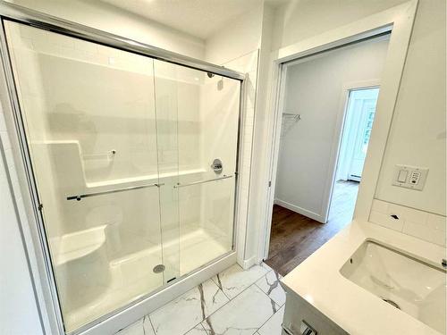 2220-395 Skyview Parkway Ne, Calgary, AB - Indoor Photo Showing Bathroom