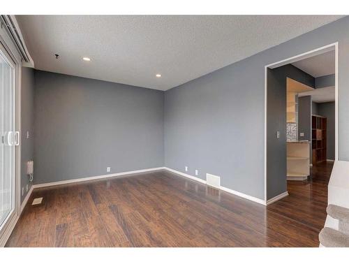 96-1055 72 Avenue Nw, Calgary, AB - Indoor Photo Showing Other Room