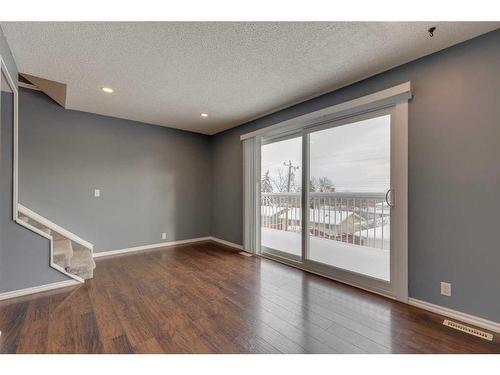 96-1055 72 Avenue Nw, Calgary, AB - Indoor Photo Showing Other Room