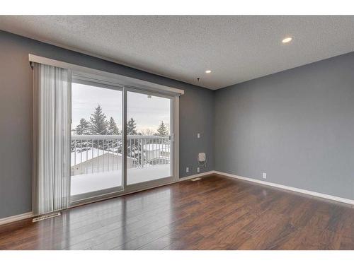 96-1055 72 Avenue Nw, Calgary, AB - Indoor Photo Showing Other Room