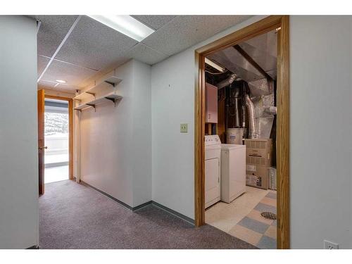 96-1055 72 Avenue Nw, Calgary, AB - Indoor Photo Showing Laundry Room