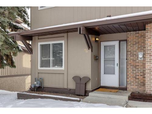 96-1055 72 Avenue Nw, Calgary, AB - Outdoor