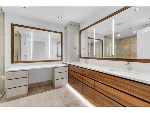 802-600 Princeton Way Sw, Calgary, AB - Indoor Photo Showing Bathroom