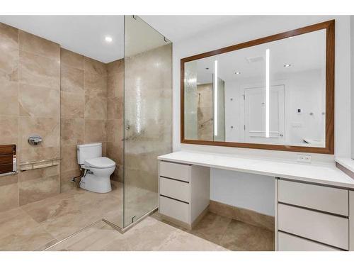 802-600 Princeton Way Sw, Calgary, AB - Indoor Photo Showing Bathroom