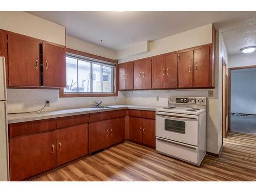 3603 2 Street Nw, Calgary, AB - Indoor Photo Showing Kitchen