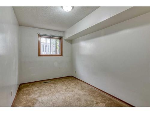 3603 2 Street Nw, Calgary, AB - Indoor Photo Showing Other Room