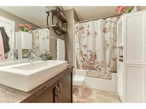 129 Rainbow Falls Boulevard, Chestermere, AB - Indoor Photo Showing Bathroom