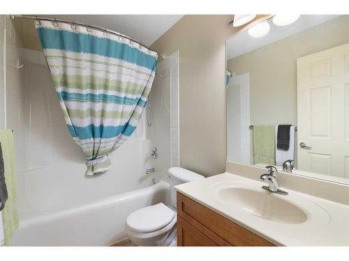 115 Chapala Drive Se, Calgary, AB - Indoor Photo Showing Bathroom