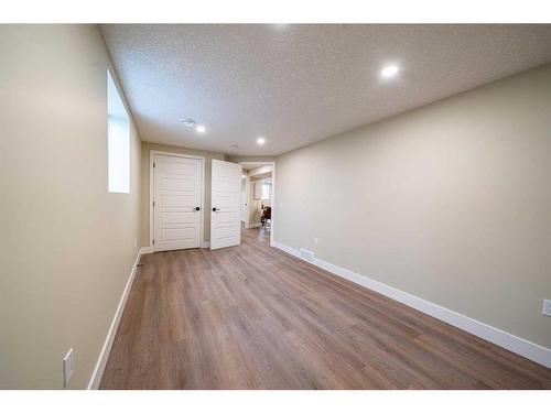 2111 Vista Crescent Ne, Calgary, AB - Indoor Photo Showing Other Room