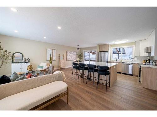 2111 Vista Crescent Ne, Calgary, AB - Indoor